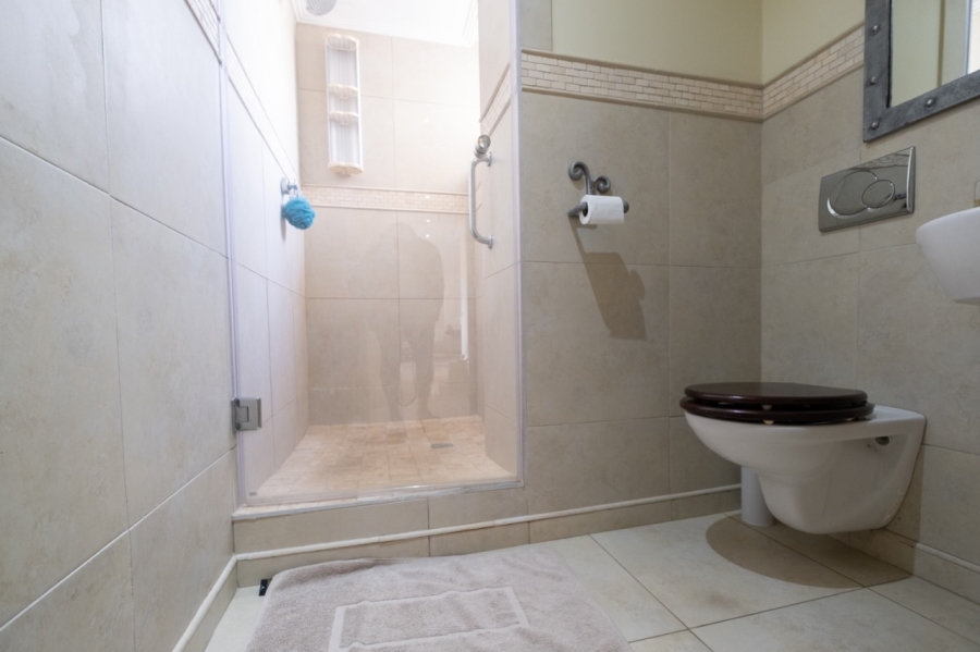 To Let 4 Bedroom Property for Rent in Port St Francis Eastern Cape